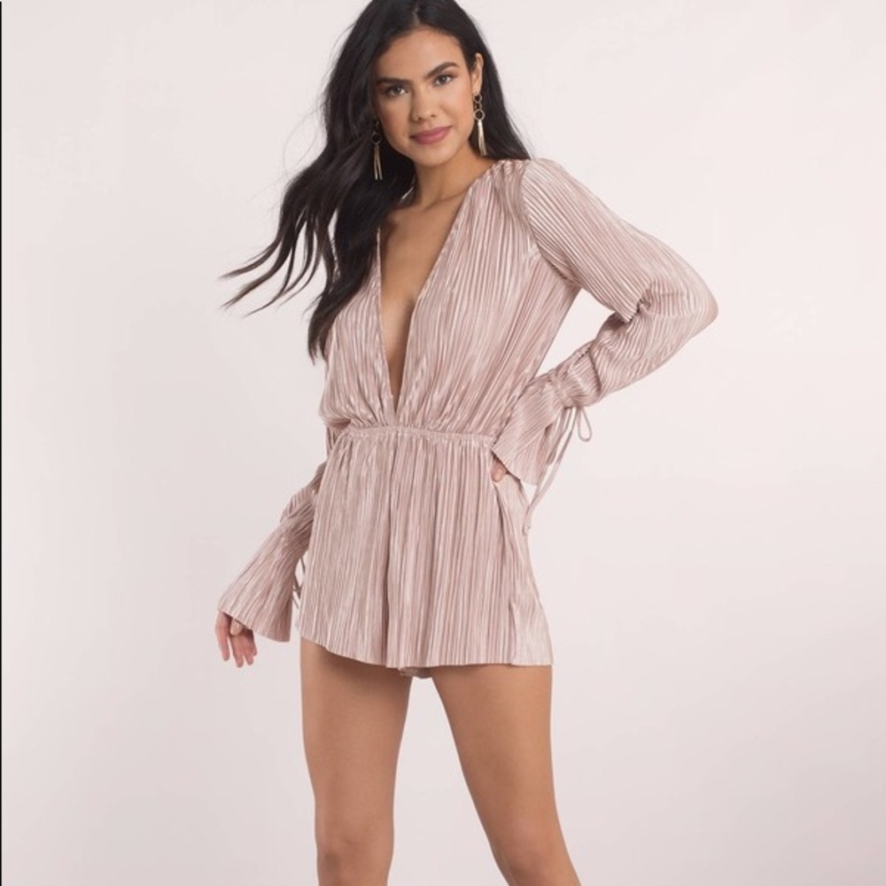 Tobi Pleated romper champagne blush size xs